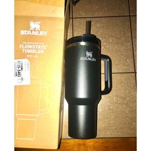40oz Stanley quencher travel mug- black